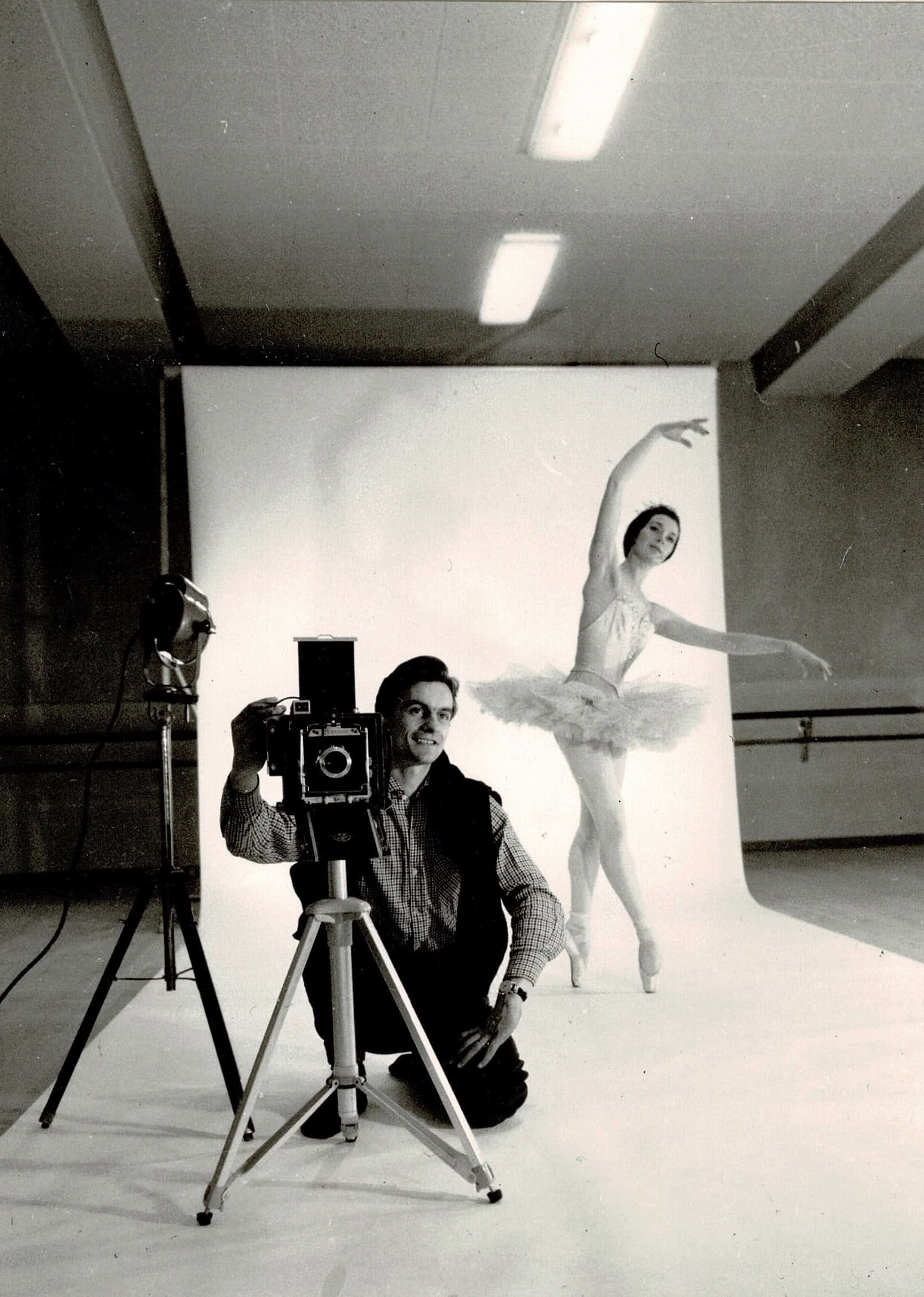 Beatriz Consuelo et Claude Gafner dans leur studio de photo. Non daté. Photo : Claude Gafner.
Fondation SAPA, Fonds Beatriz Consuelo. A-2000-FO/046